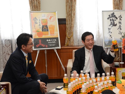 3月1日（水曜日）飲料製造販売会社の訪問（県産柑橘を使用した新商品の発売開始報告）（県庁）